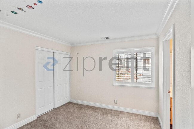 Building Photo - 1366 Jayhawk Ln