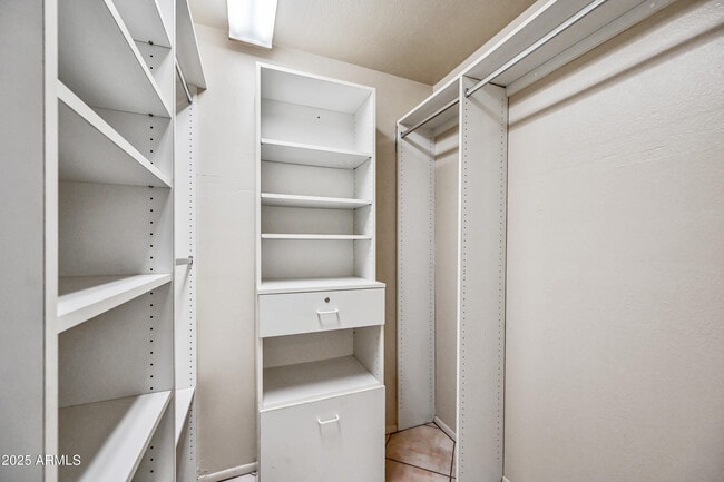 Building Photo - 7725 E Rovey Ave