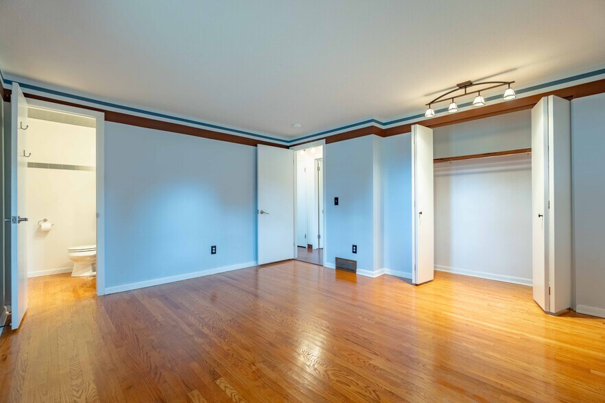 Building Photo - 2343 38th St NW