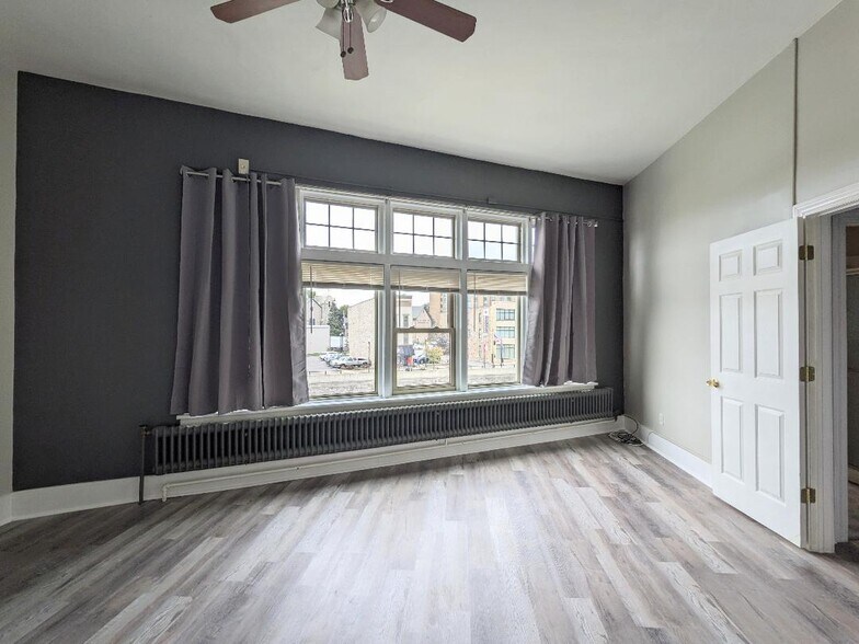 Building Photo - 1 Main St