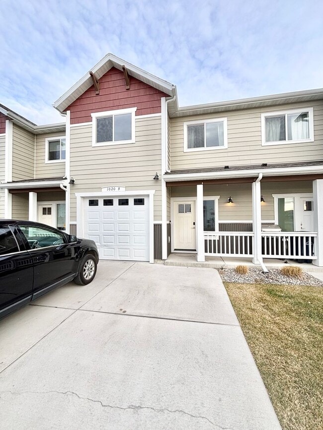 Building Photo - Central 4 Bedroom Condo