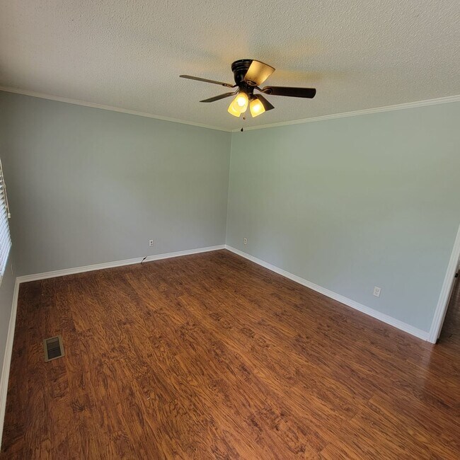 Building Photo - 3/1 Brick Ranch-Cookeville City Limits