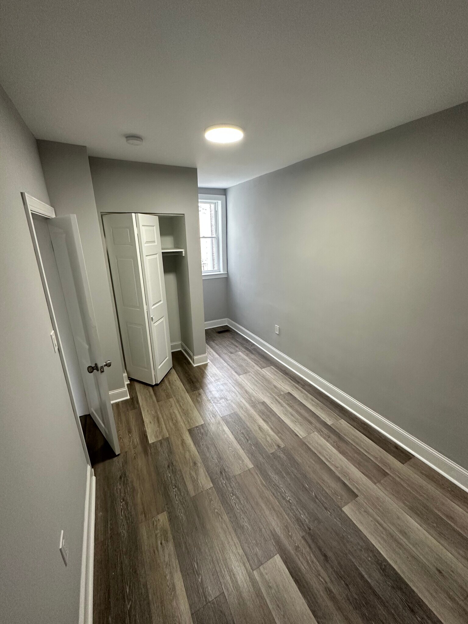 Building Photo - 2041 S Norwood St