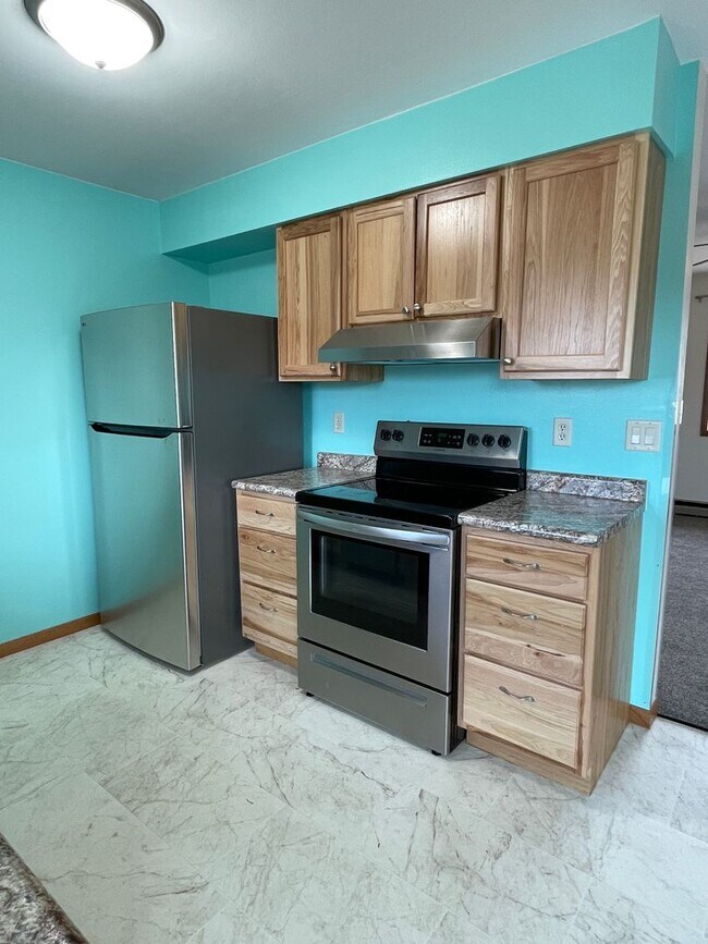 Building Photo - 4 Bedroom, 2 Bath Home for Rent in Black Hawk SD