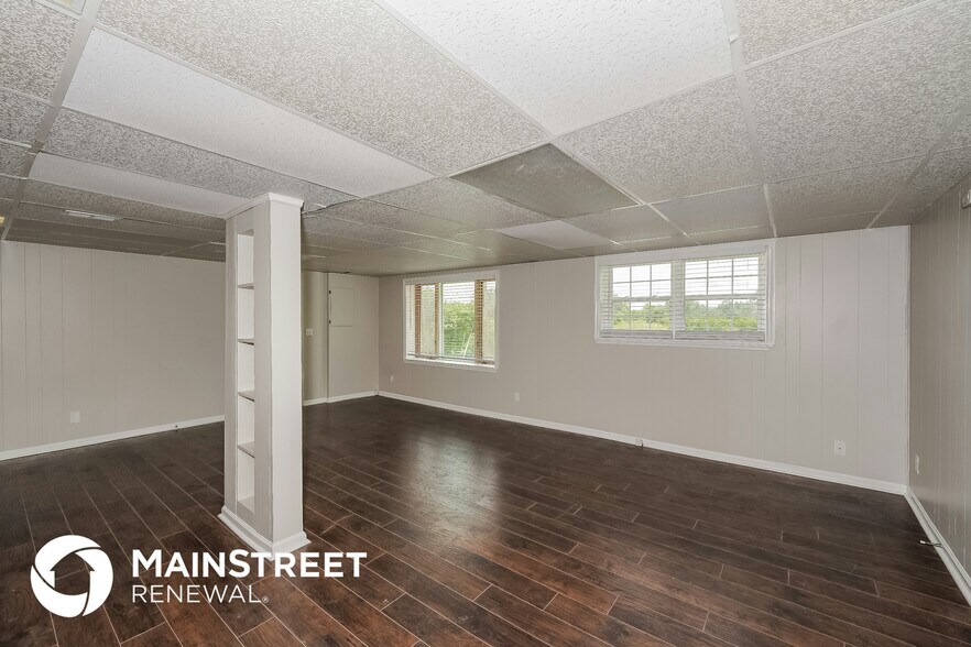 Building Photo - 5070 Rick Dr