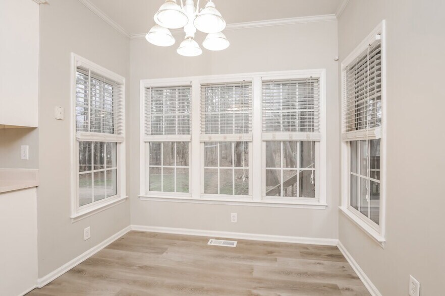 Building Photo - 1204 Cleason Ct