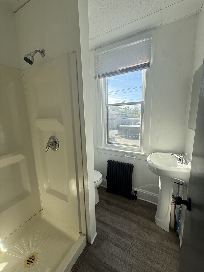 Building Photo - 3005 Derry St