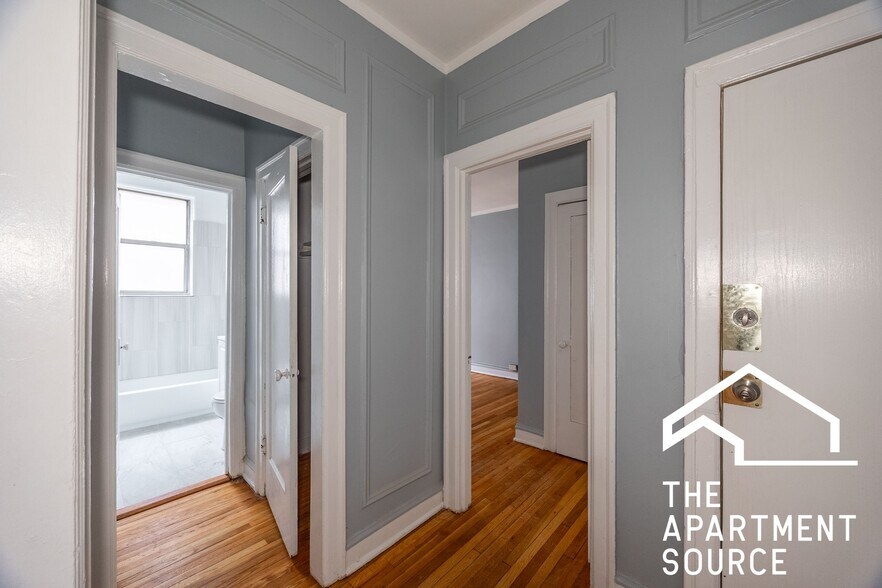 Building Photo - 1362 W Estes Ave