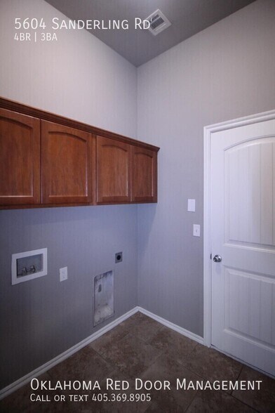 Building Photo - 5604 Sanderling Rd