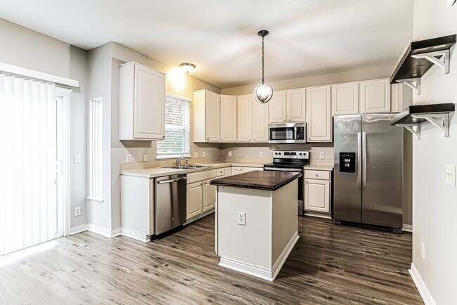 Building Photo - 795 Shellbark St