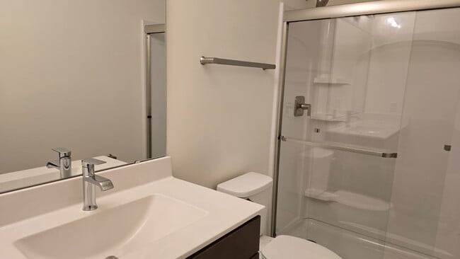 Building Photo - 425 Sunset Hollow Drive