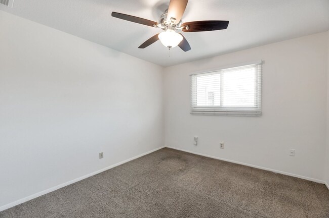 Building Photo - 5-Bedroom Tempe Home with Private Pool & Turf Yard Near ASU