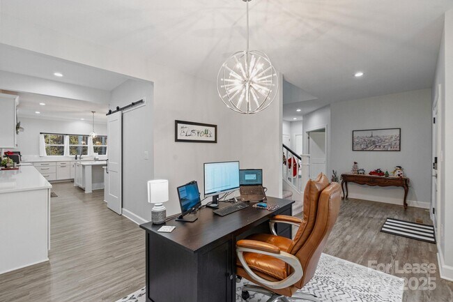 Building Photo - 122 Rutan Ct