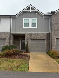 Building Photo - Three Bedroom Townhome Close to Columbia S...