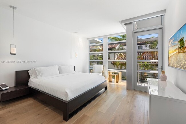 Building Photo - 440 S Hibiscus Dr