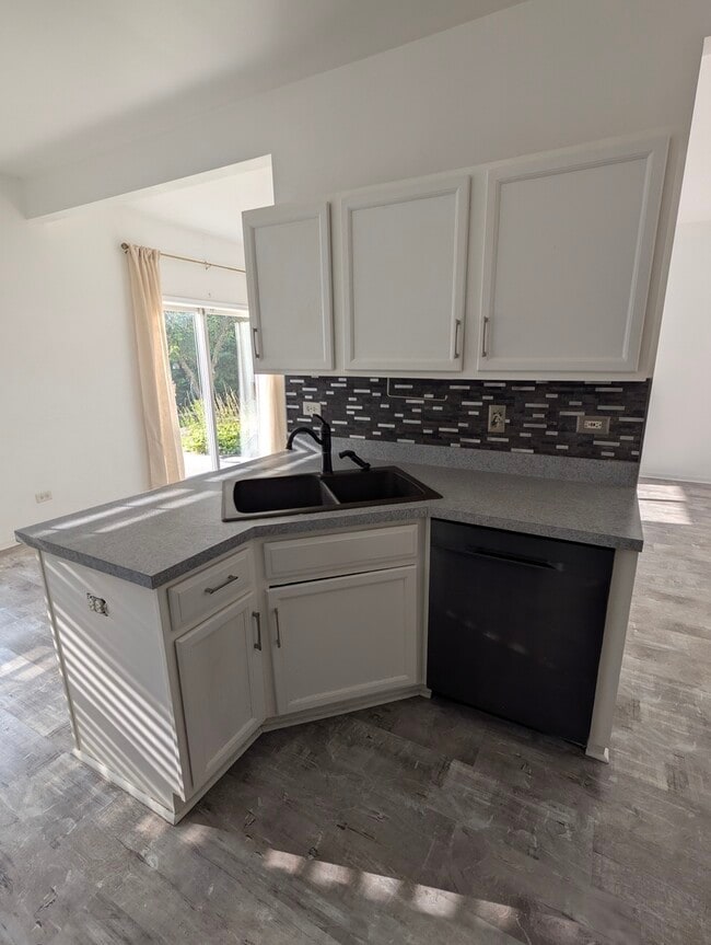 Building Photo - 2551 Oak Tree Ln