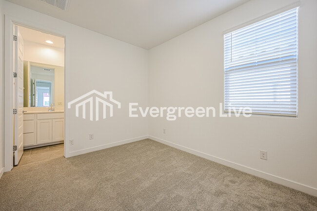 Building Photo - 9834 W Verde Ln