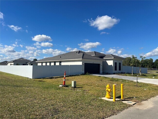 Building Photo - 32208 SW 194th Ct