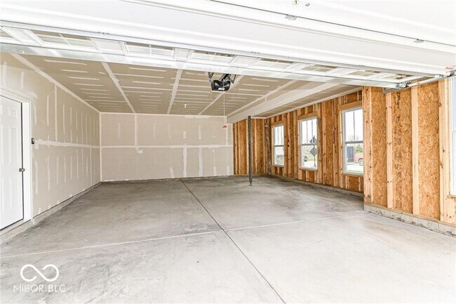 Building Photo - 2165 Davis Dr