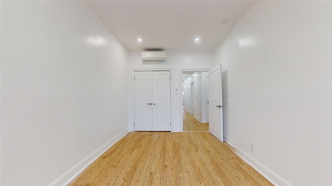 Building Photo - 2050 Strauss St