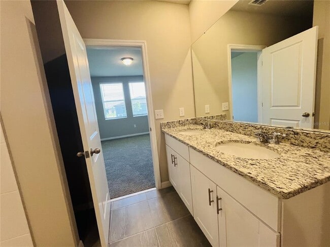 Building Photo - 1061 Oak Vly Dr