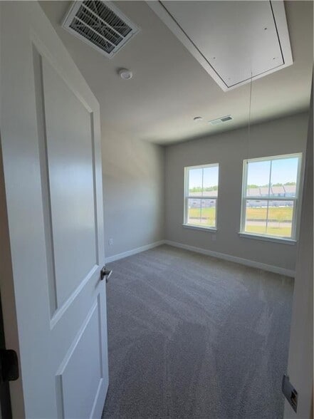 Building Photo - 942 Sugar Vista Cir