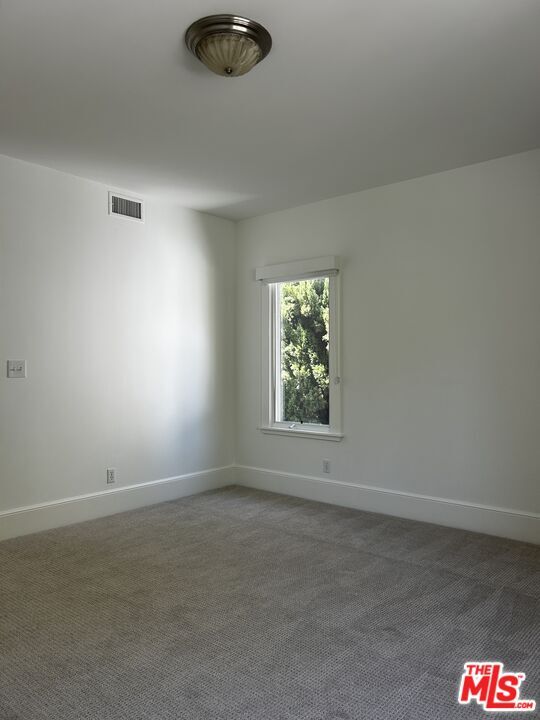 Building Photo - 10515 Oaklawn Rd