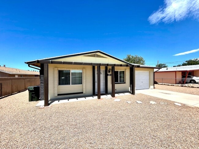 Primary Photo - Furnished- Cute 2 Bedroom Home with Garage...