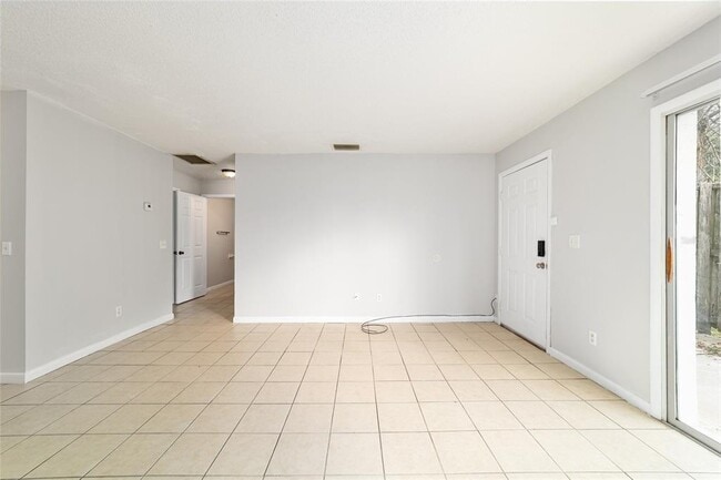 Building Photo - 5131 SE 29th St