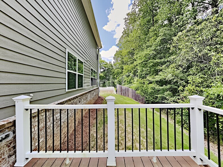 Building Photo - 3358 Okelly Dr