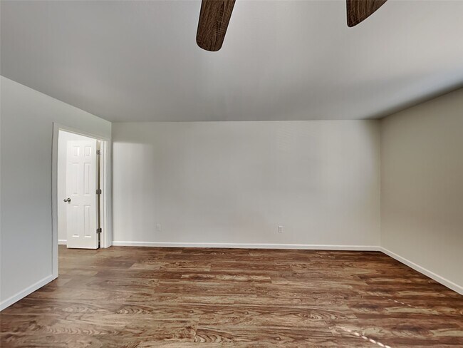 Building Photo - 16778 Fallen Timbers Dr