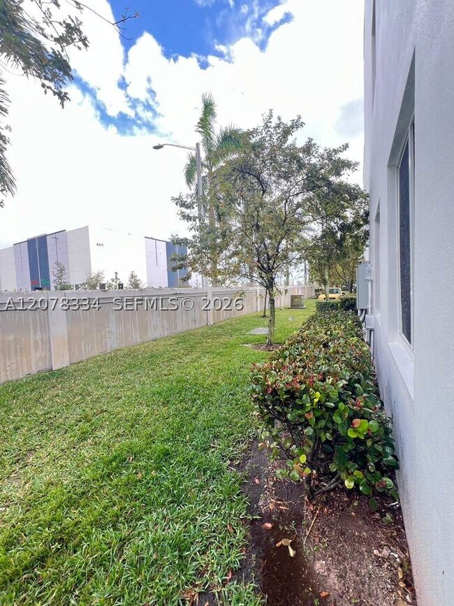 Building Photo - 101 NW 64th Way
