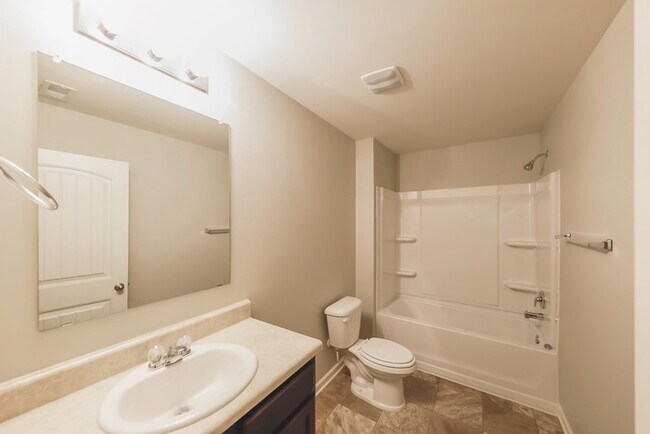 Building Photo - Spacious 4-Bedroom Calera Home