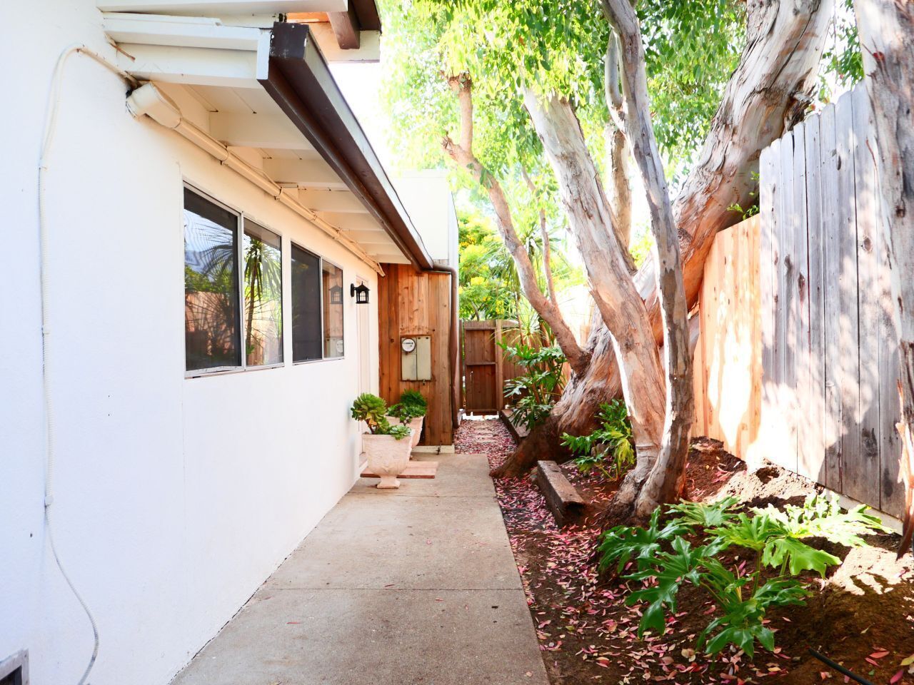 Building Photo - 6456 Surfside Way