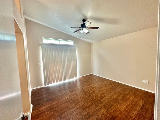 Building Photo - Darling one story home