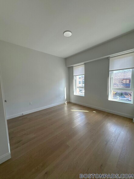 Building Photo - 55 Brighton Ave