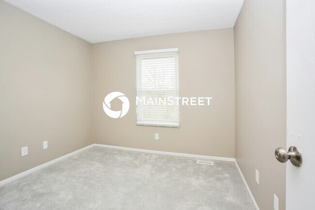 Building Photo - 3 Bedroom Pet-Friendly Home in Columbus, OH with Main Street Renewal