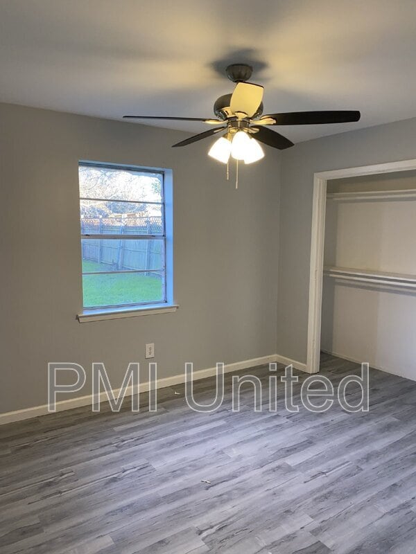 Building Photo - 729 Lisa Ln