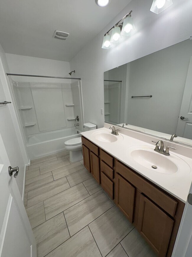 Building Photo - Beautiful Eastside Tucson  rental