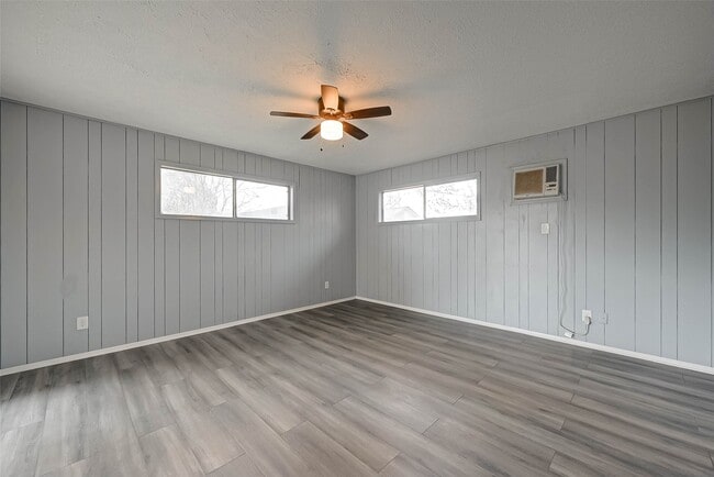 Building Photo - 2111 Rosemead Dr