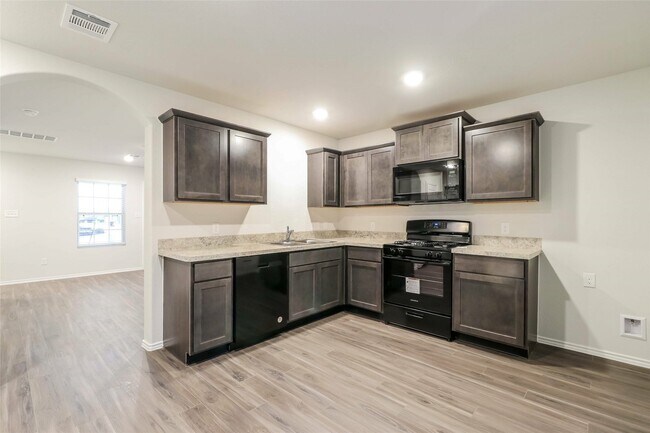 Building Photo - 2417 Flathead Dr