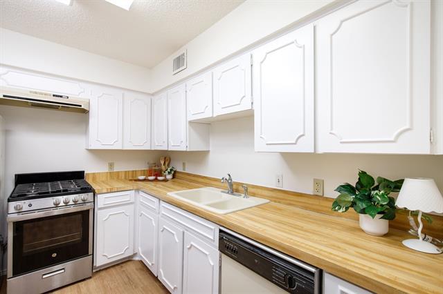 Building Photo - 5949 Copperwood Ln