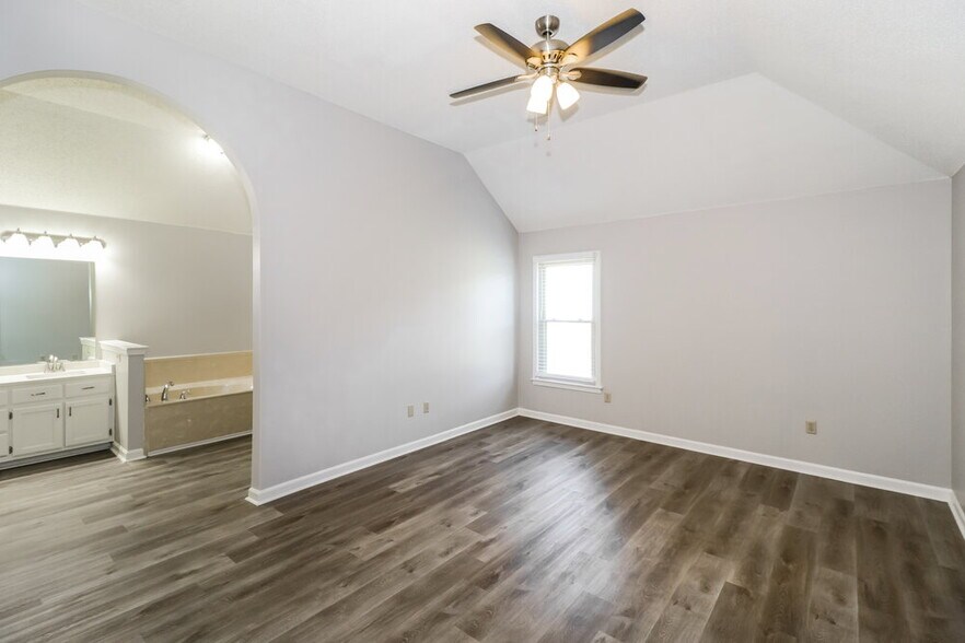 Building Photo - 1806 Lichfield Ct