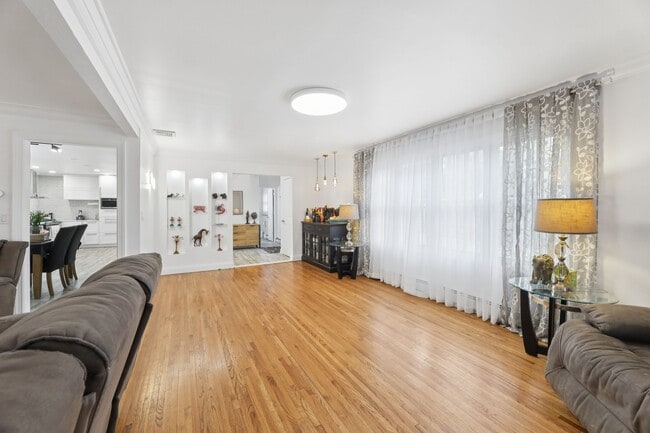 Building Photo - 52 Hillside Ave