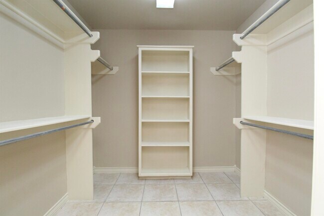 Building Photo - 430 Northstar Dr