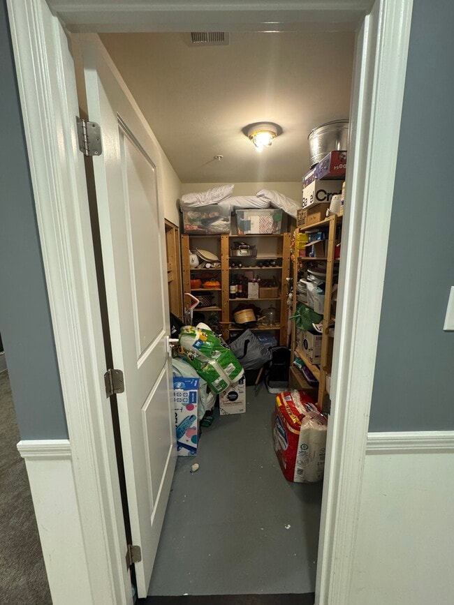 Building Photo - 721 Bender Rd