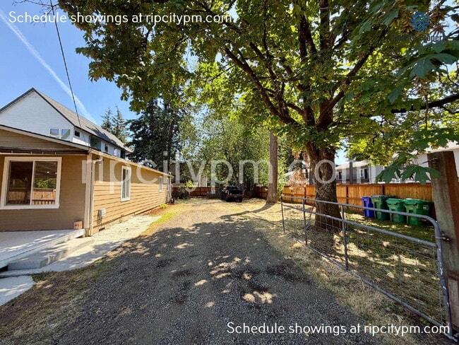 Building Photo - 17500 E Burnside St