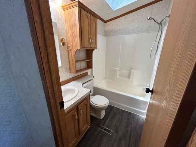 Building Photo - 3 Bedroom 2 Bath High-End Mobile Home with...