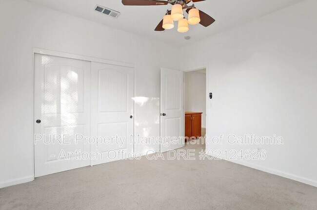 Building Photo - 2446 Mojave Dr