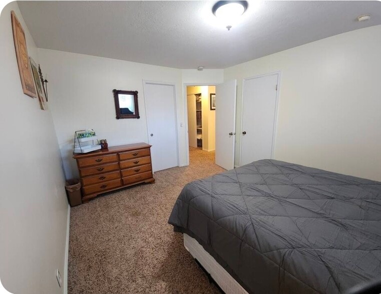 Building Photo - 4702 S Cathay Cir